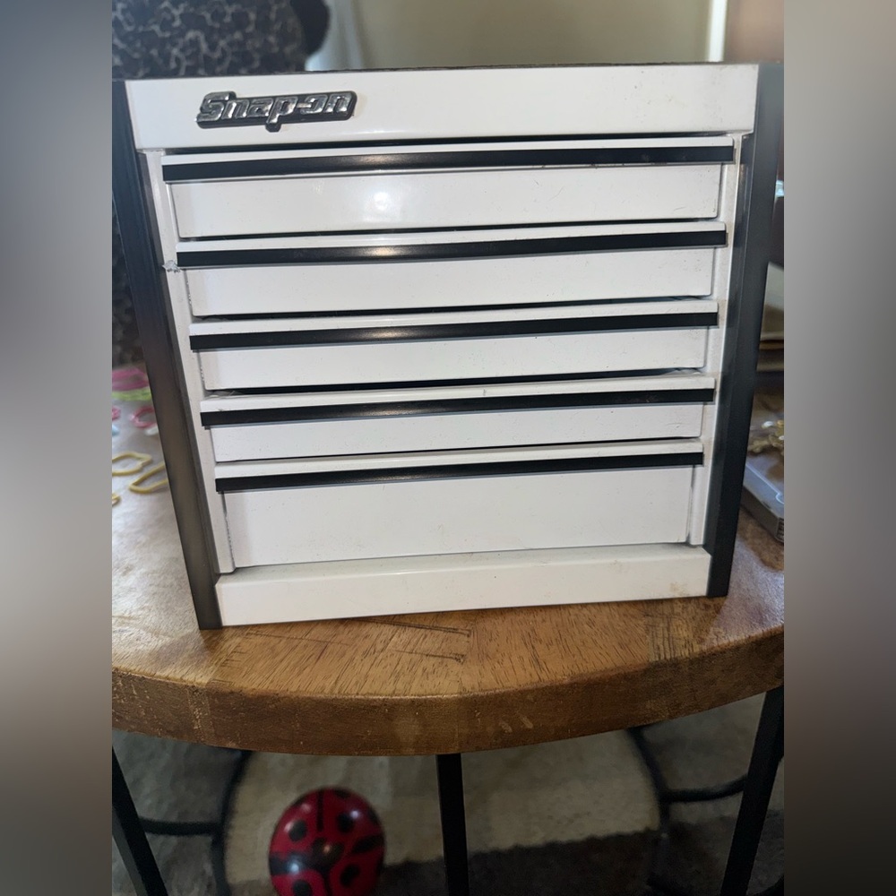 Snap-on White jewelry box